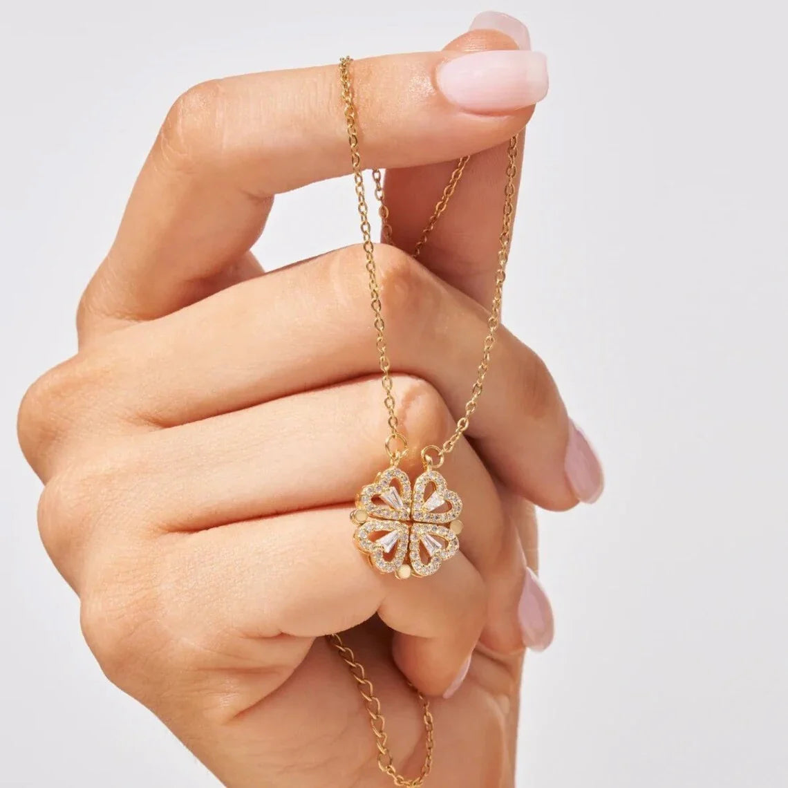 Clover heart necklace | Proof of love and good luck